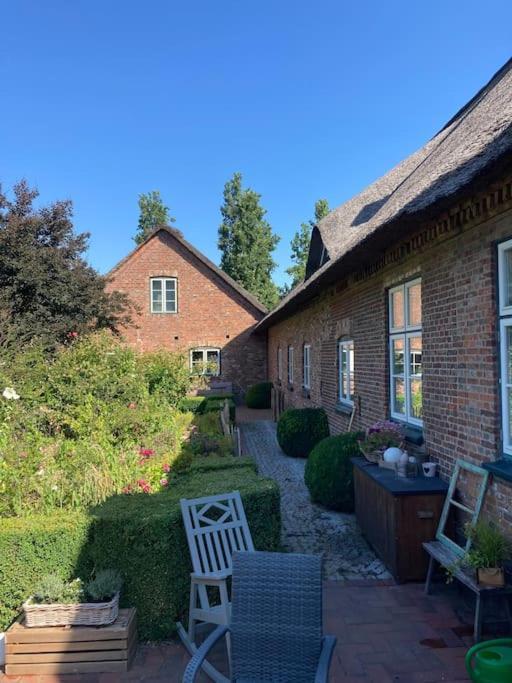 Idylle Unter Reet, Gemuetliche Ferienwohnug Appartement Haseldorf Buitenkant foto